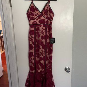Lulu's Lace Trumpet Midi Dress (XS)